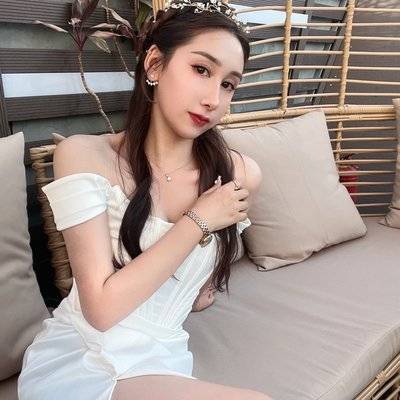 黑白模特