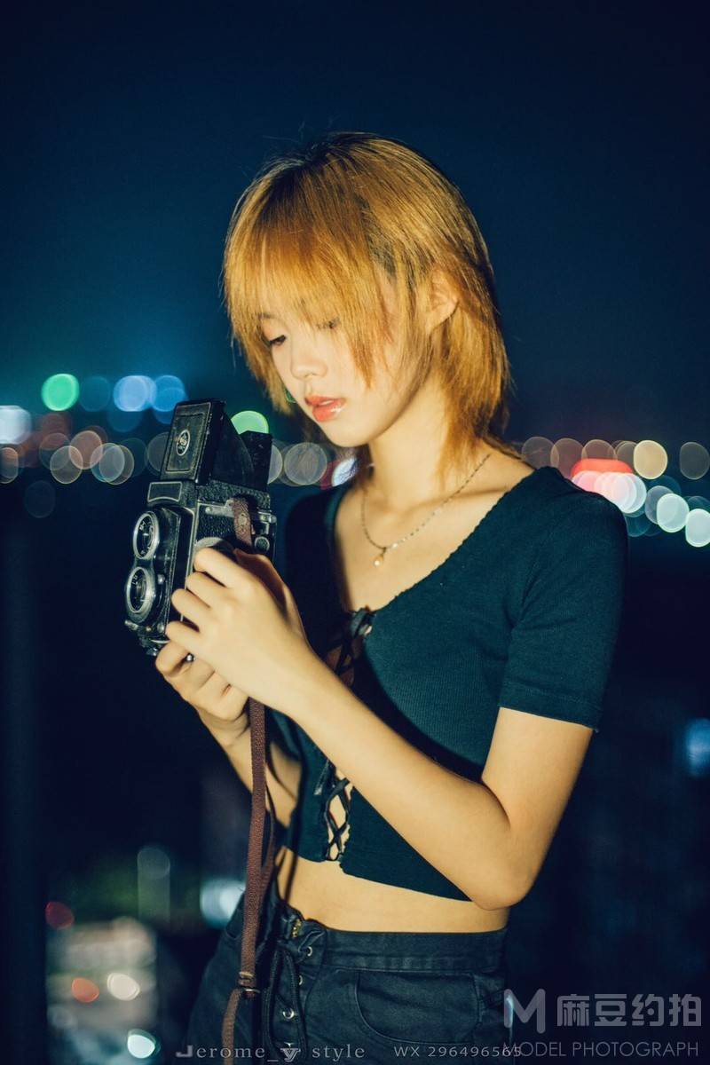 情绪模特