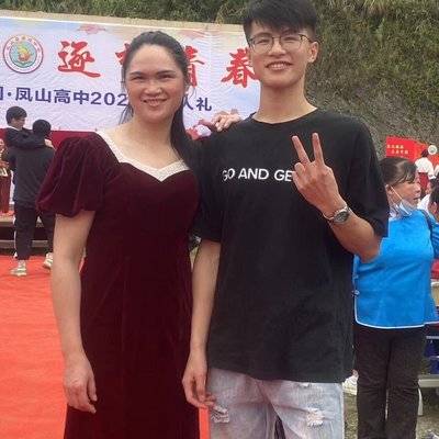 黑白模特