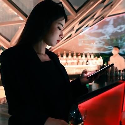 情绪模特