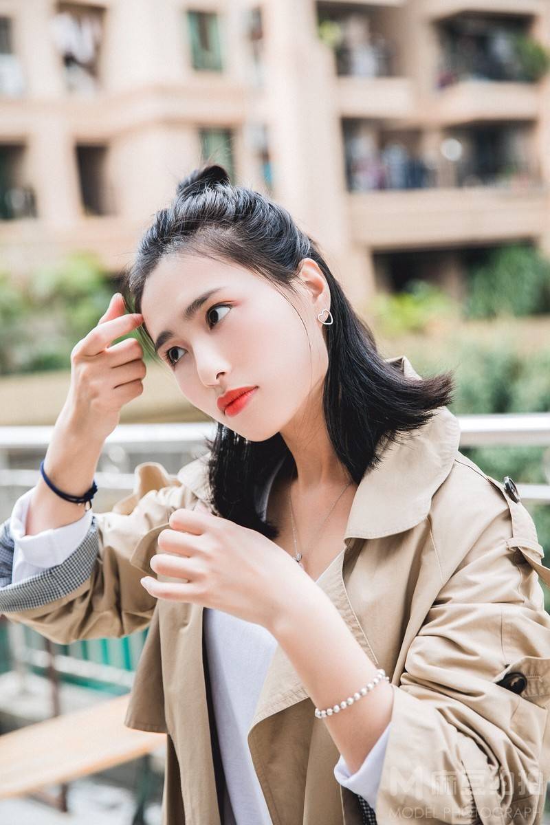 情绪模特