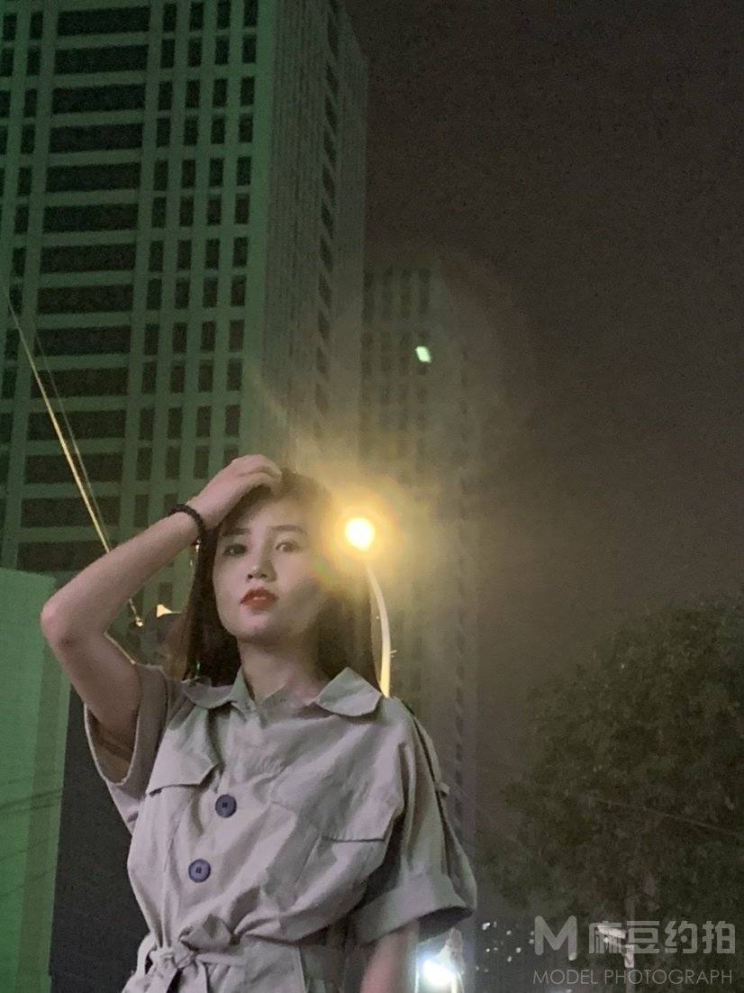 校园模特