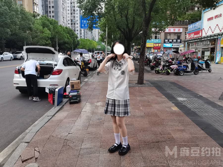 校园模特