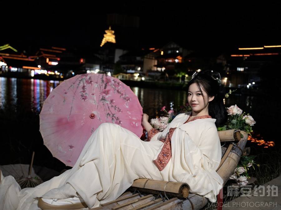 夜景模特