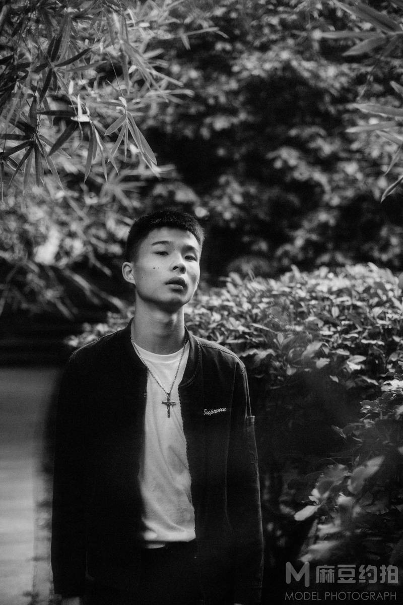 黑白模特