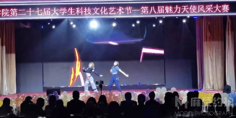校园模特