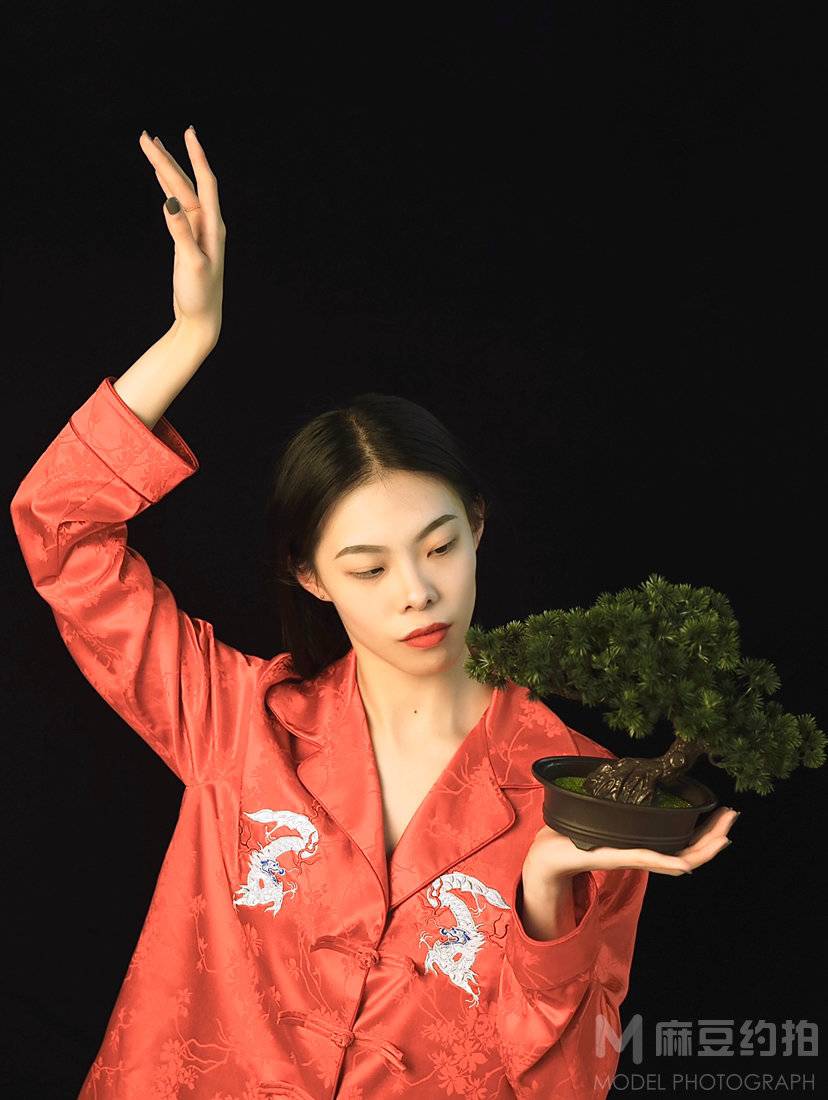黑白模特