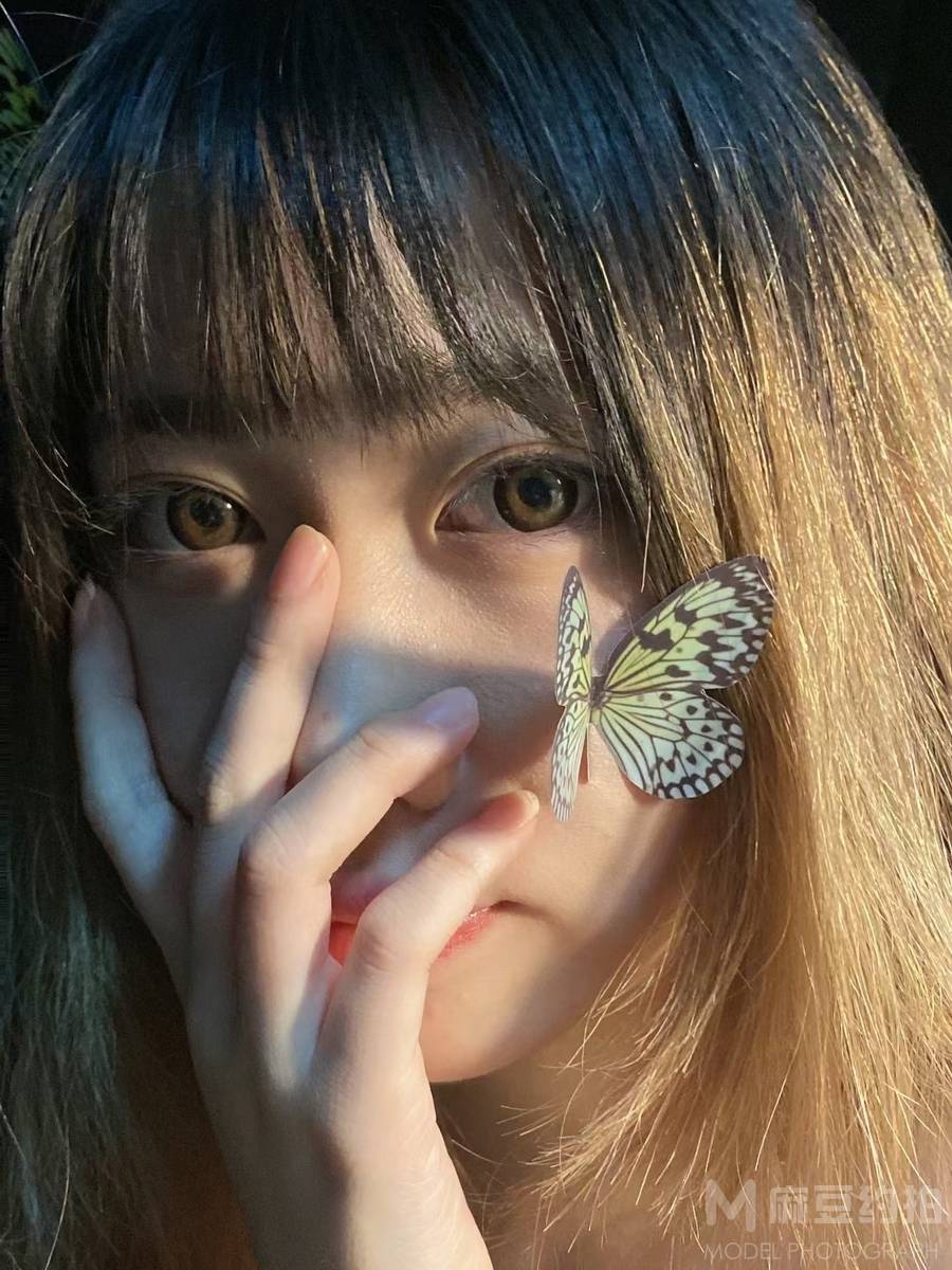 情绪模特