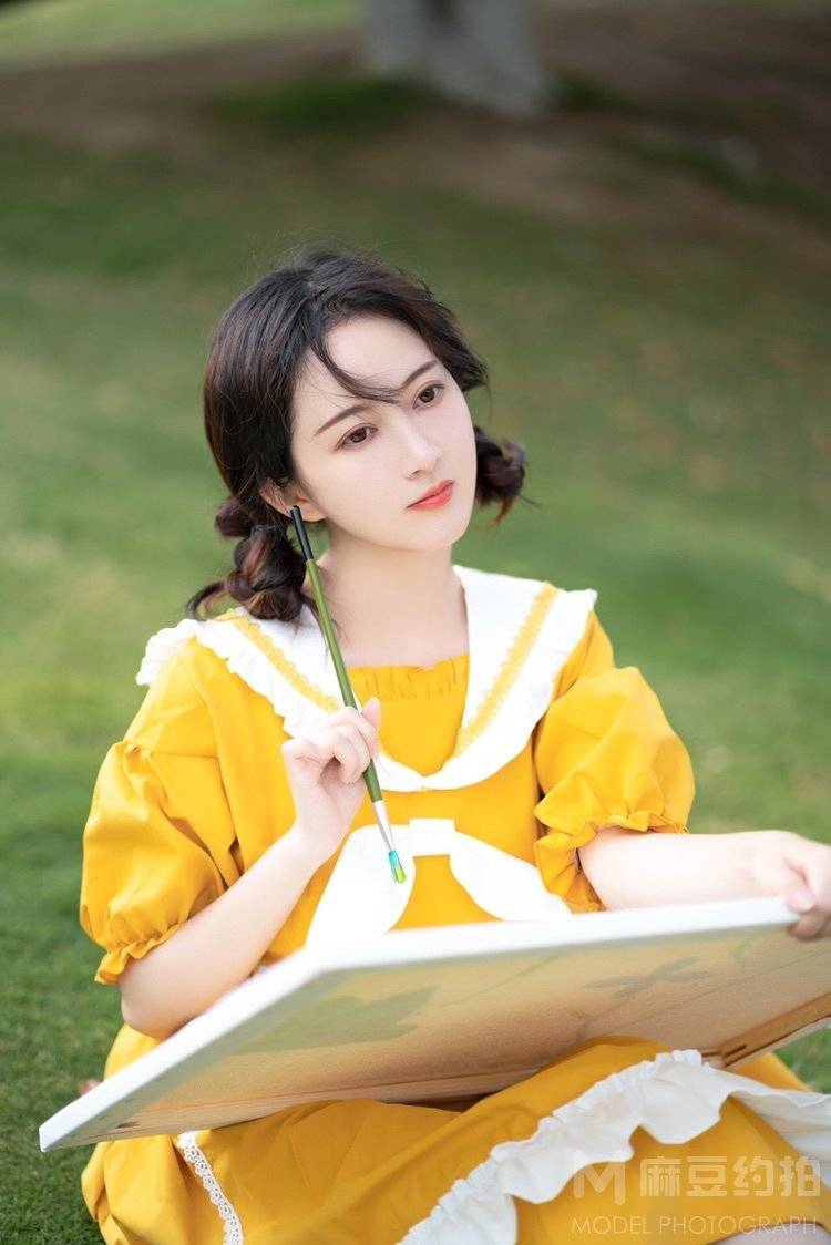 情绪模特