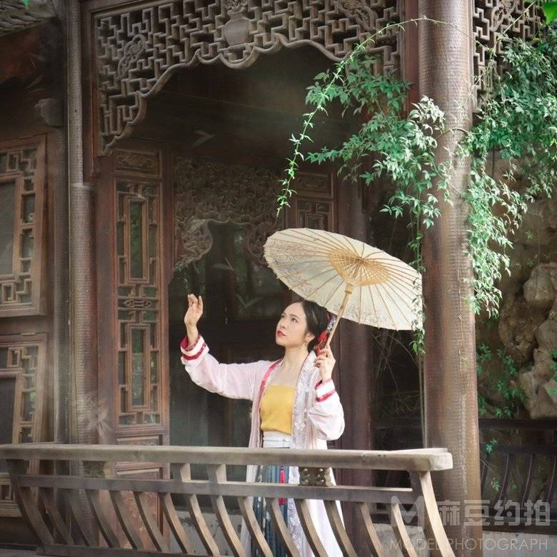 汉服模特