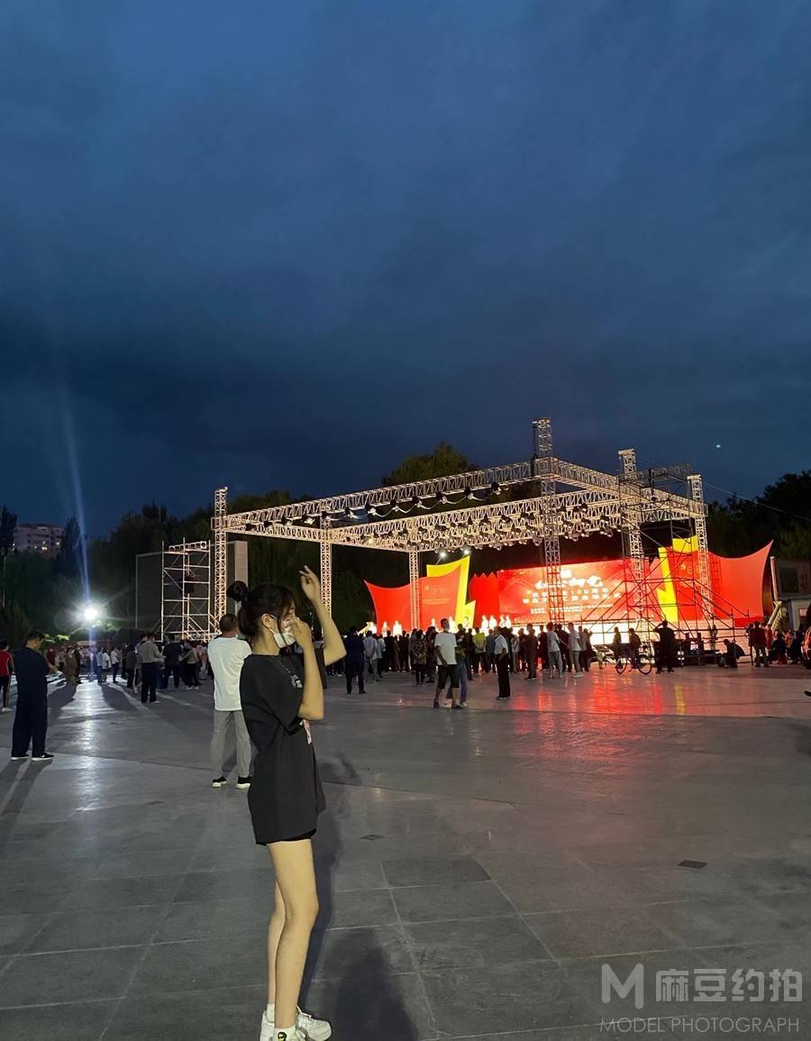 校园模特