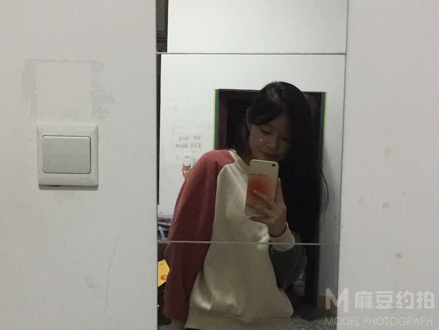 黑白模特