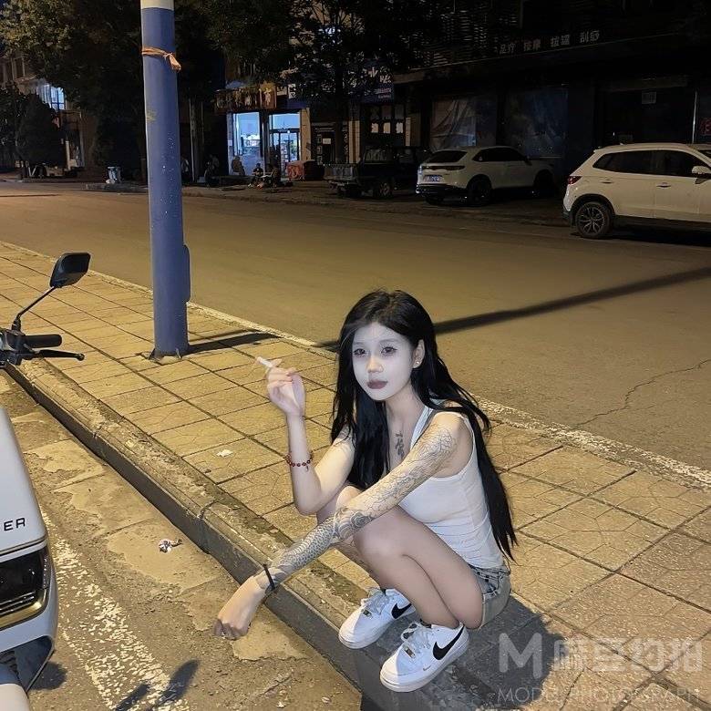 黑白模特
