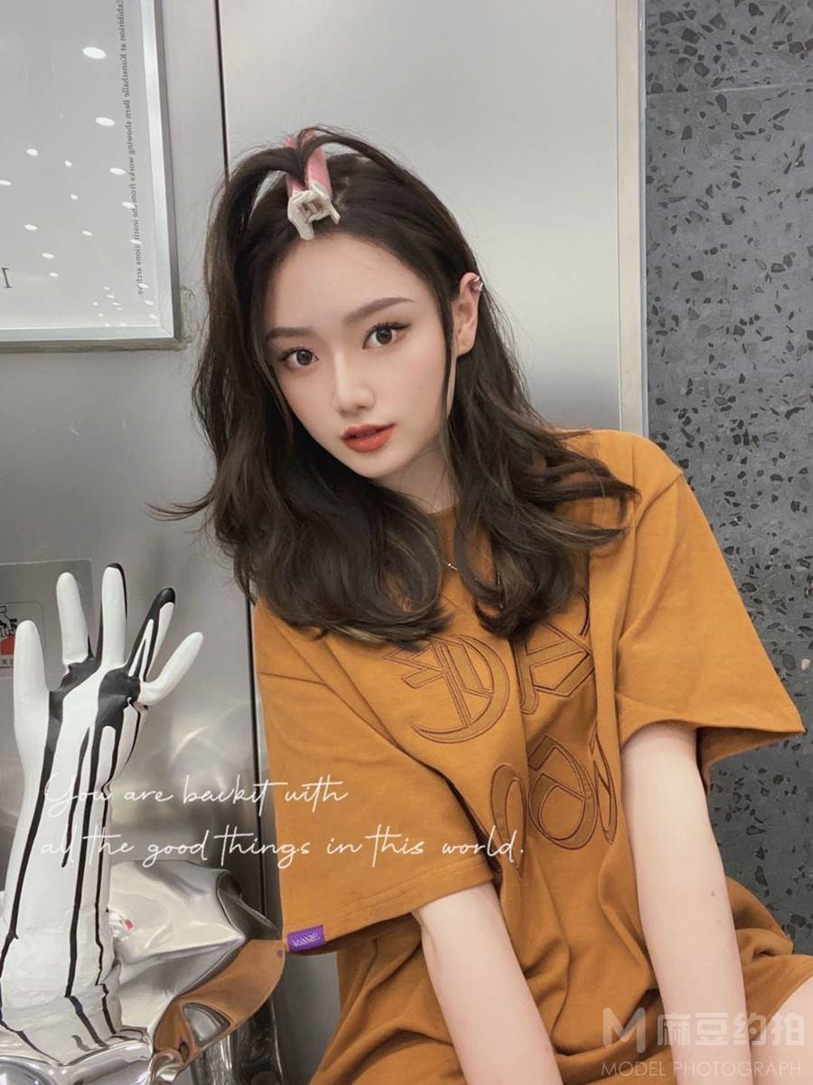 情绪模特