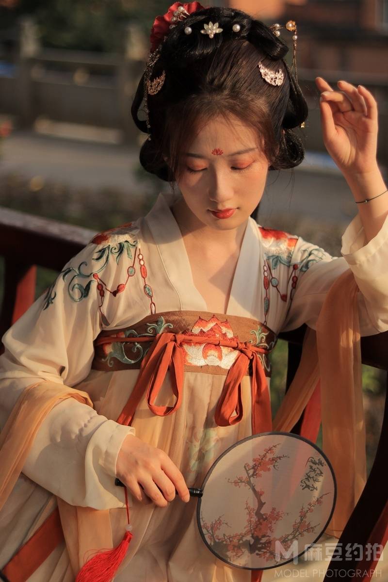 汉服模特