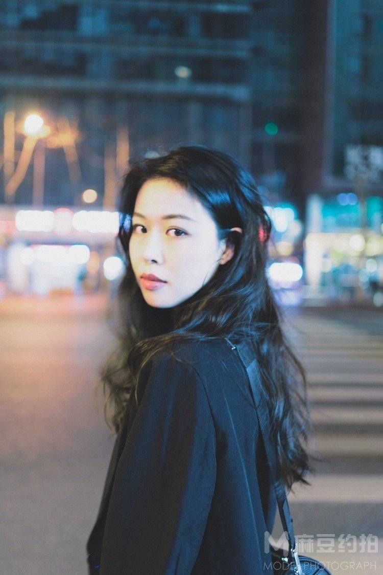 黑白模特
