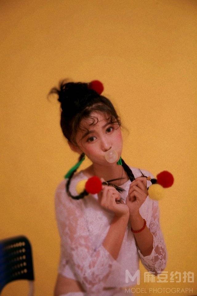 情绪模特