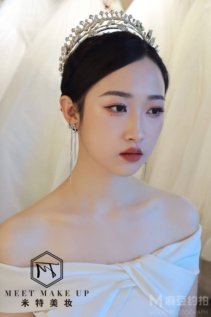 妆容模特