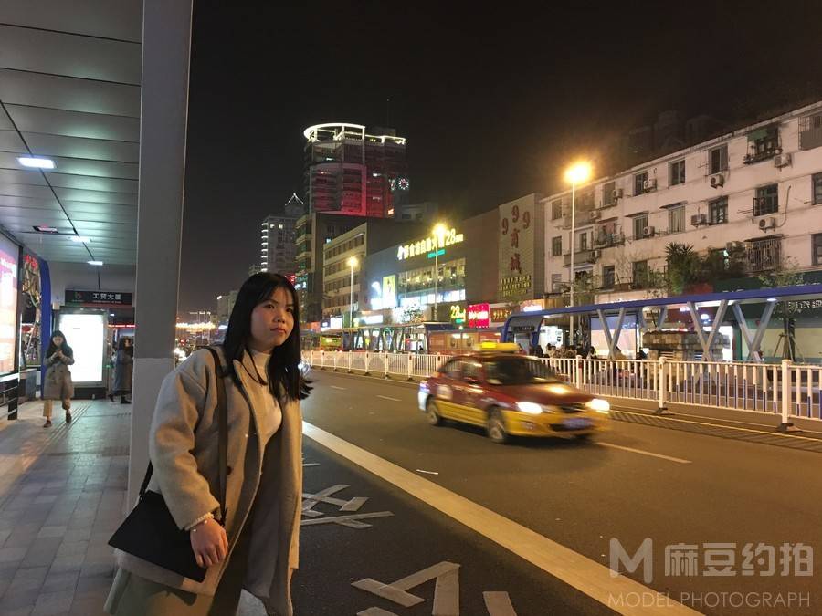 夜景模特