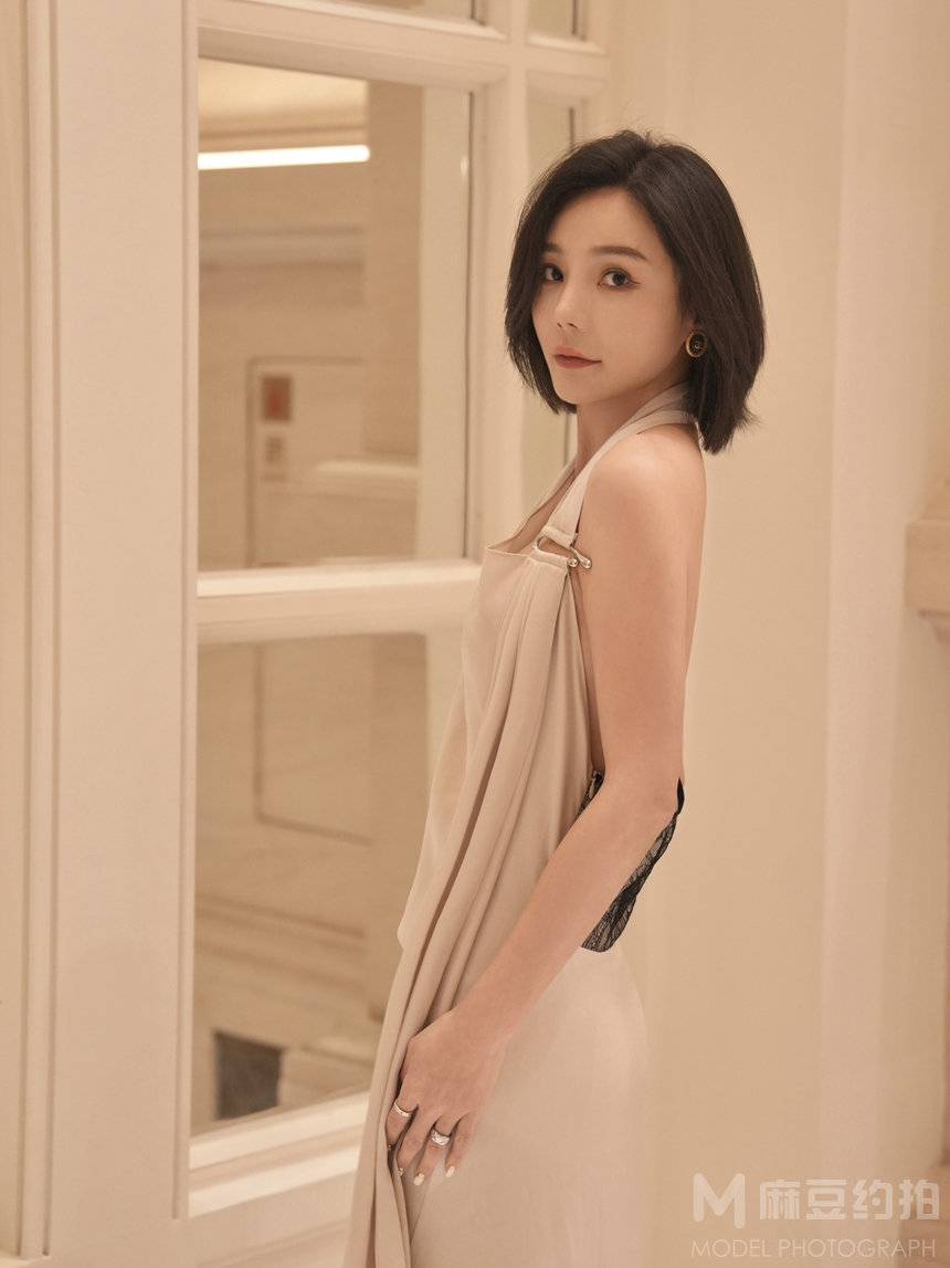 黑白模特