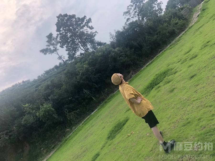 校园模特