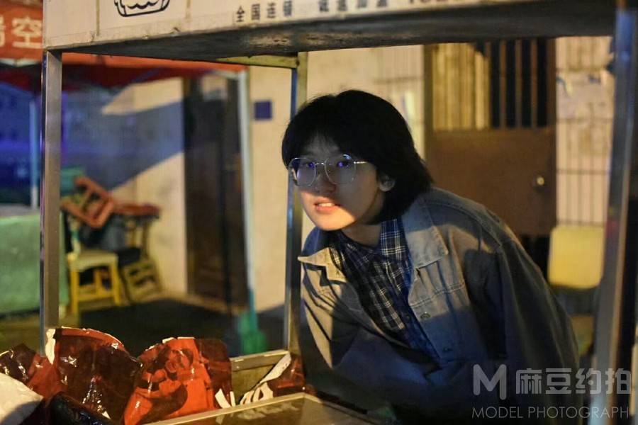 情绪模特