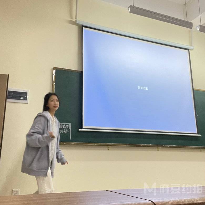校园模特