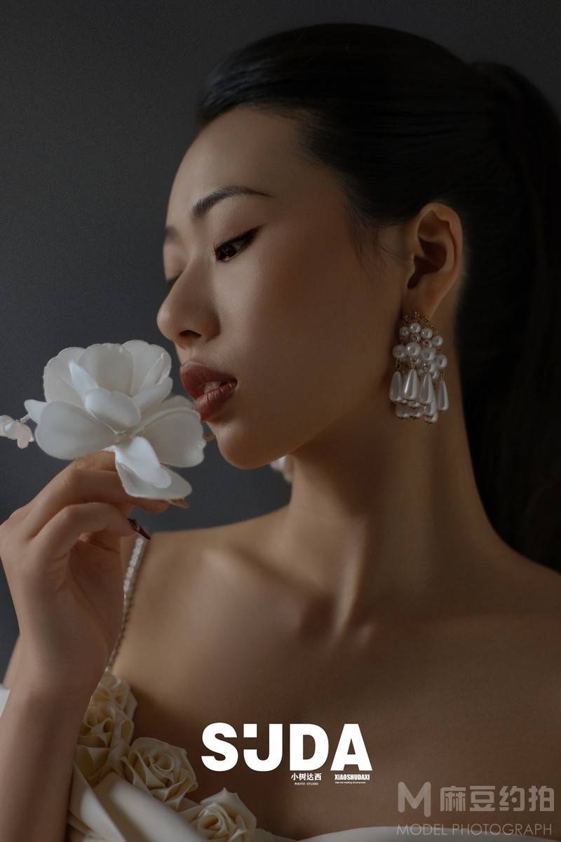 黑白模特