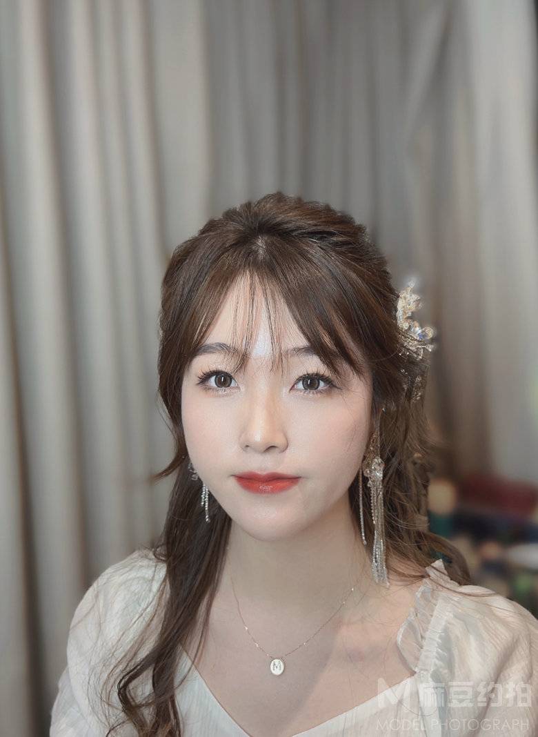 妆容模特