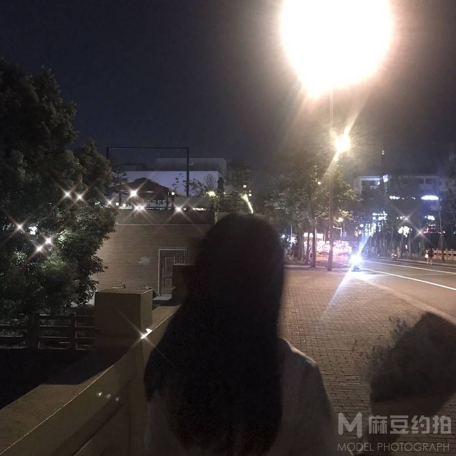 夜景模特