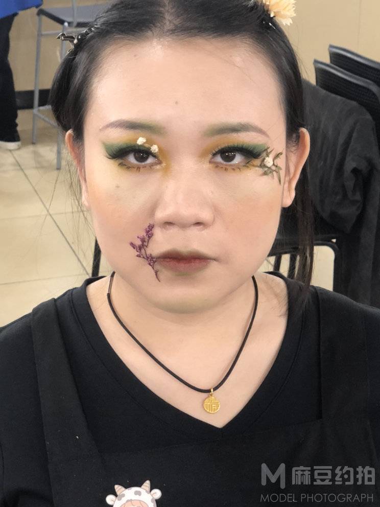妆容模特