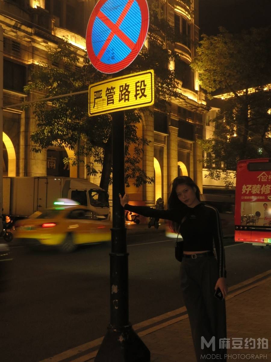 夜景模特
