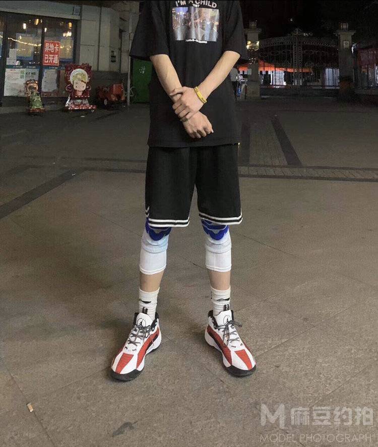 黑白模特