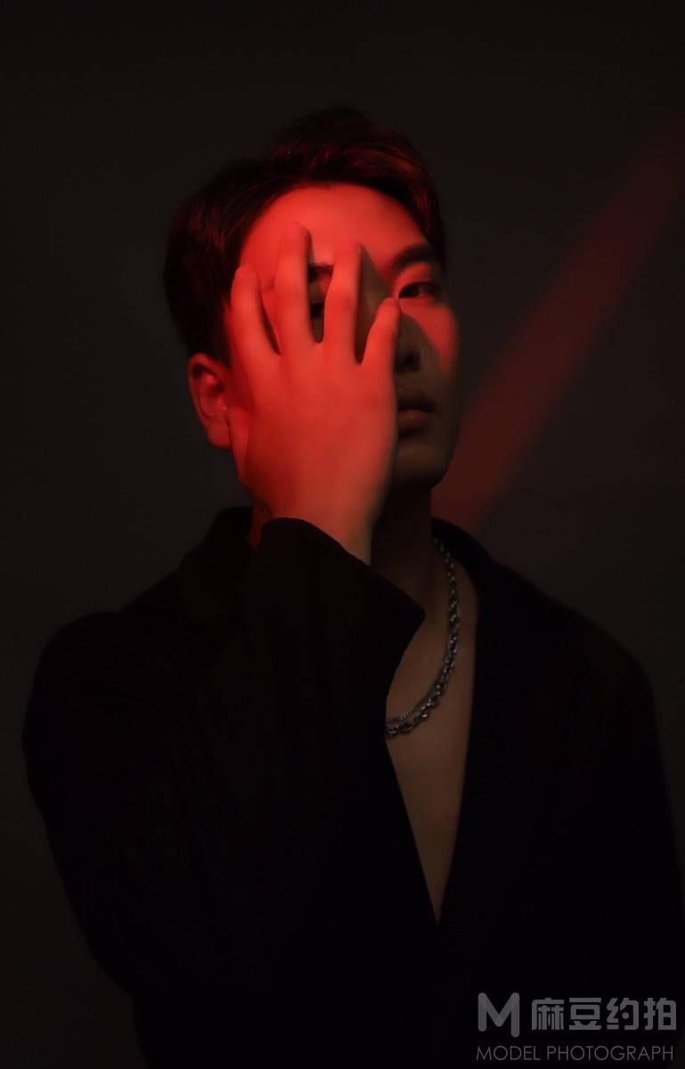 黑白模特