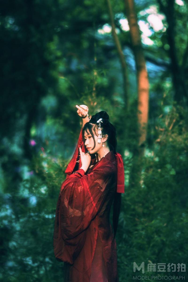 汉服模特