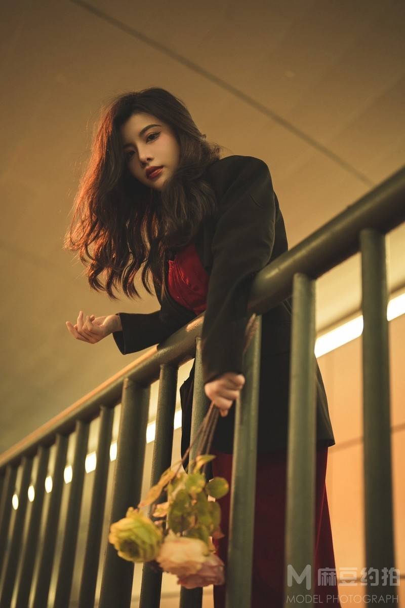 情绪模特