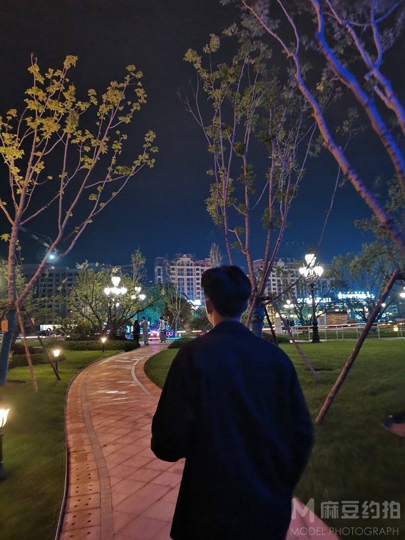 夜景模特