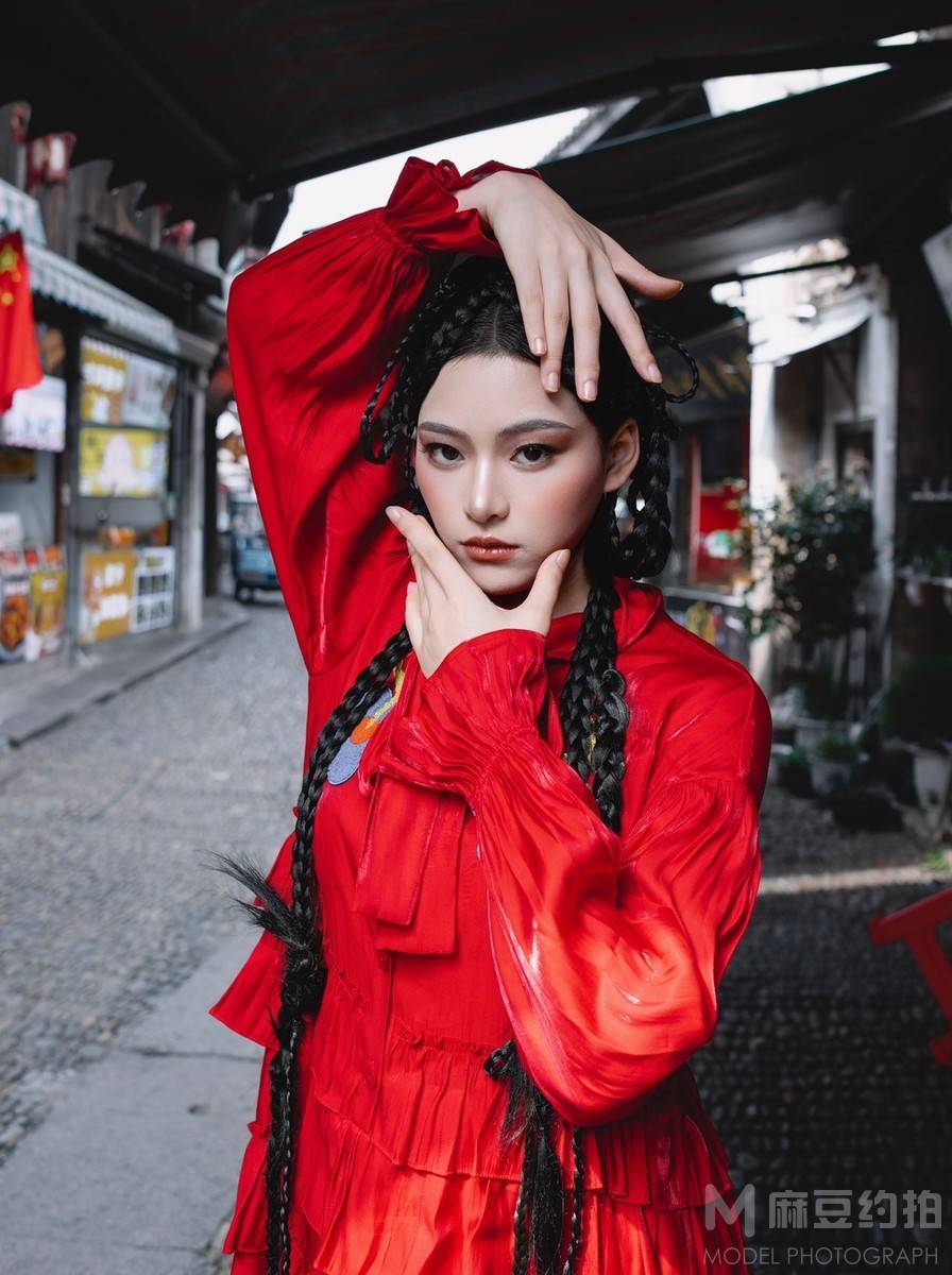 情绪模特