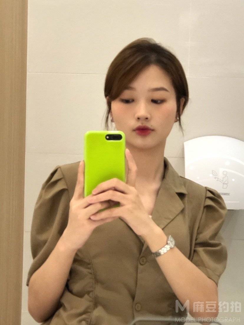 清新模特