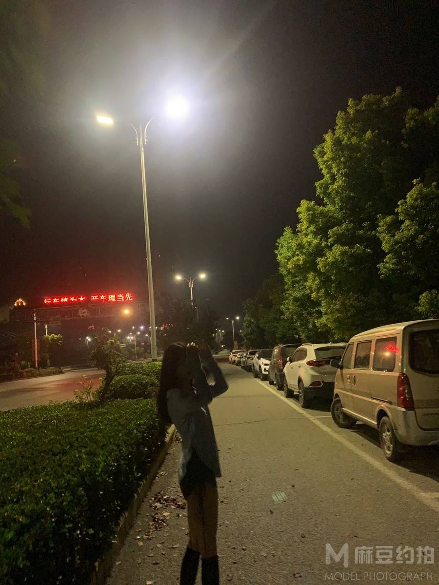 夜景模特