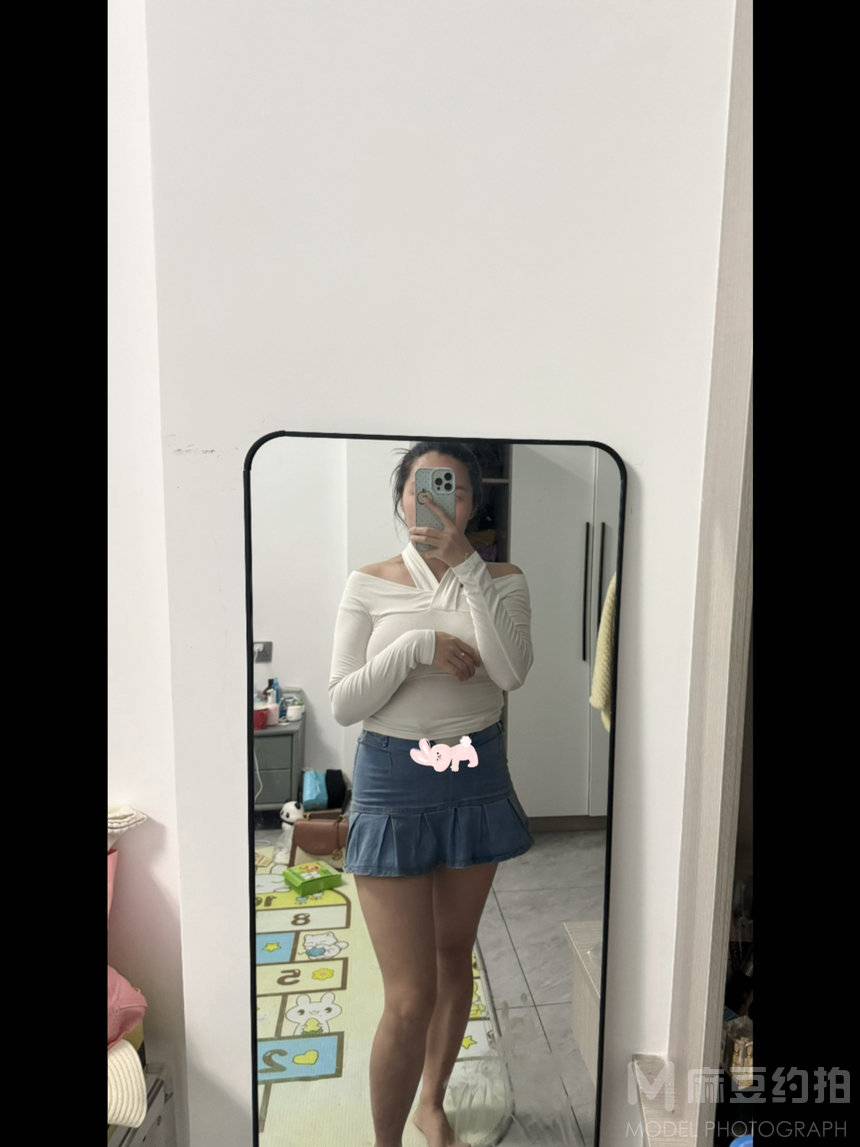 黑白模特
