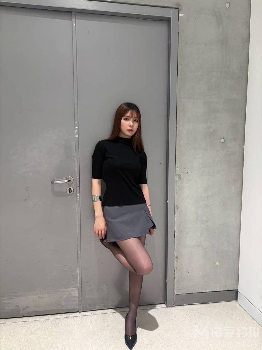 黑白模特