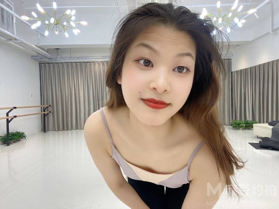 宝丽来模特