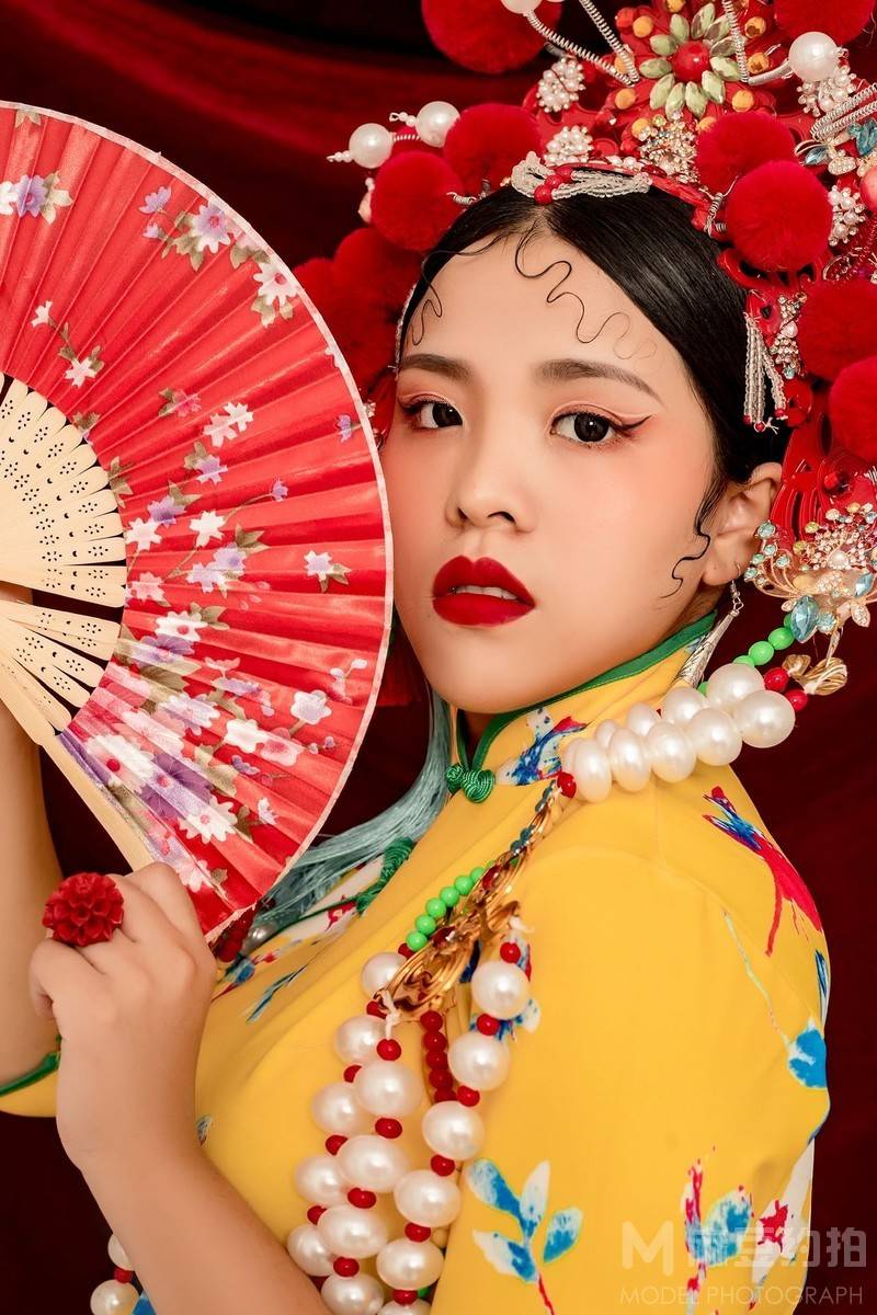 情绪模特