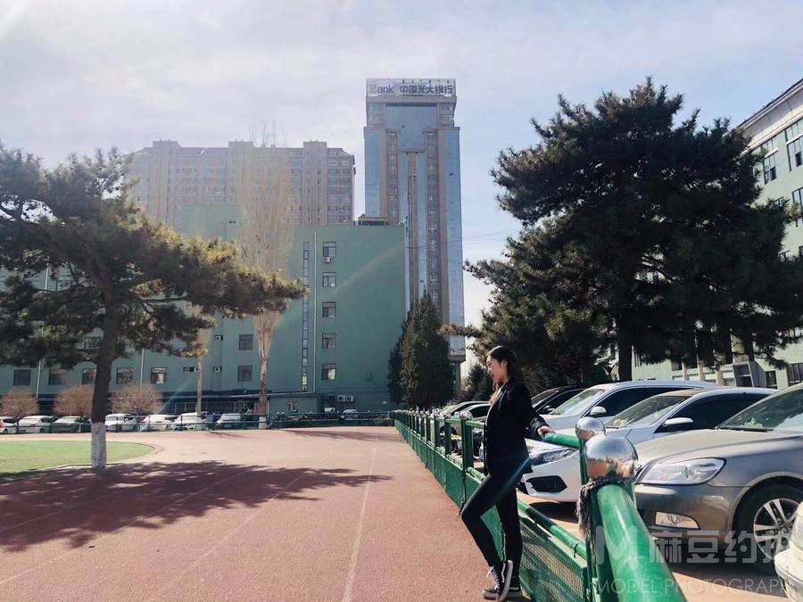 校园模特