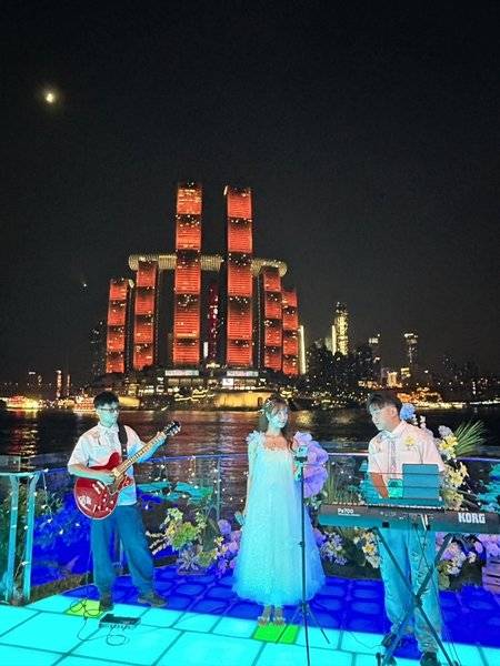 夜景模特