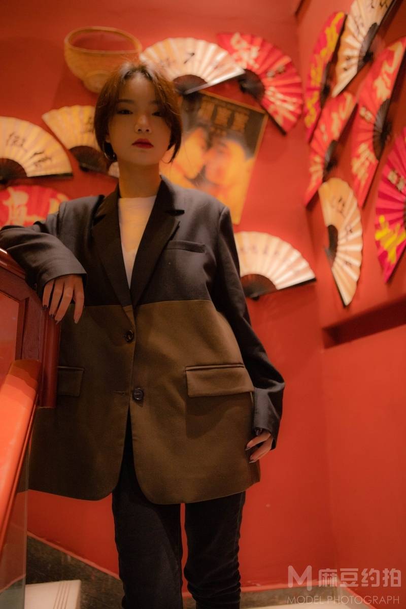 情绪模特