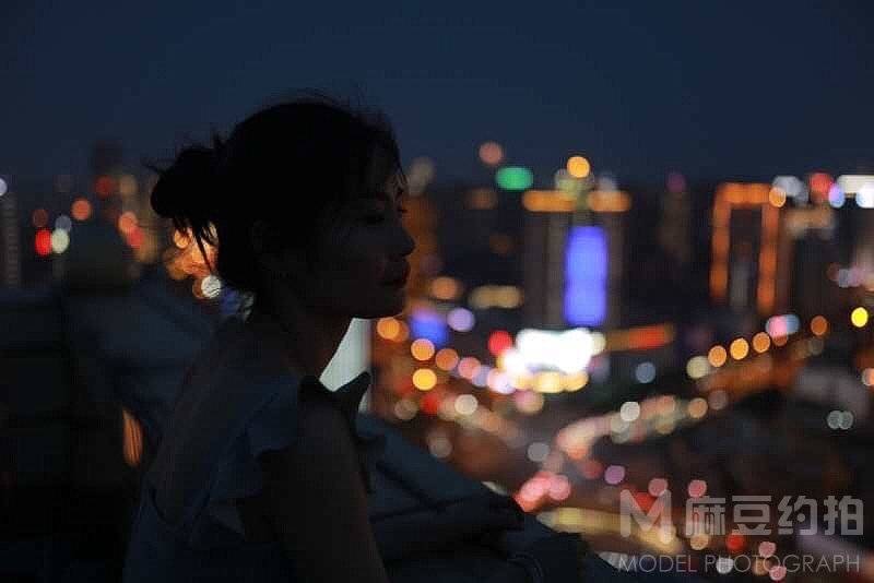 夜景模特