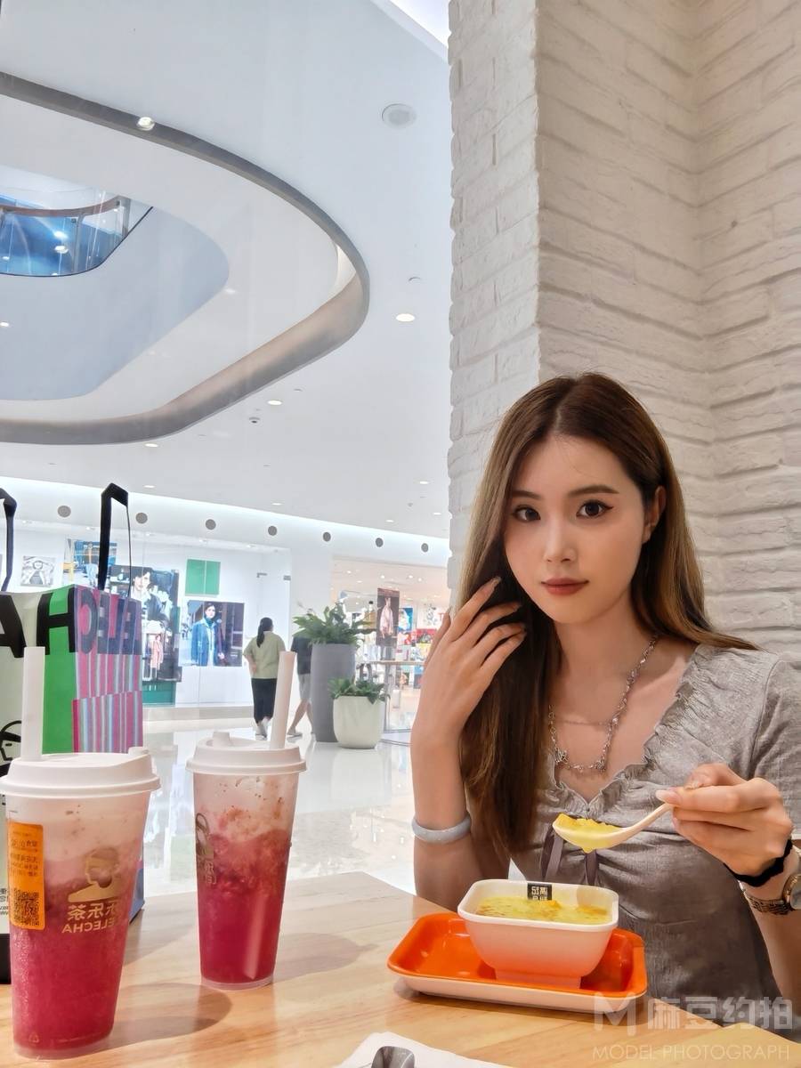 妆容模特