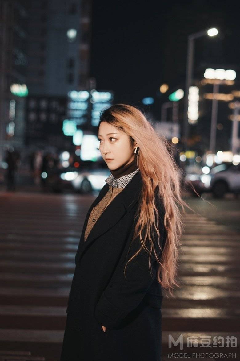 情绪模特